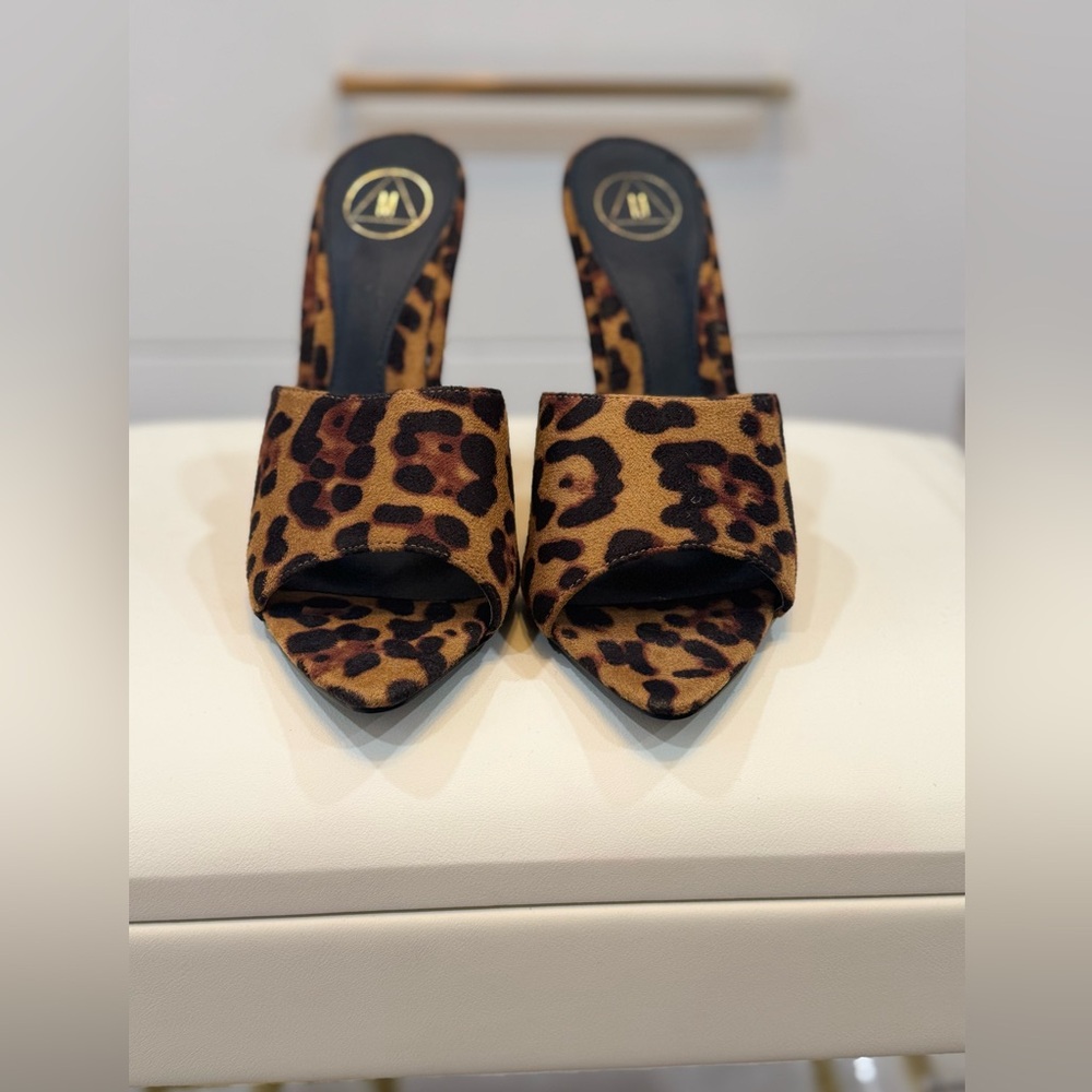 Leopard Print Stiletto Mules – Chic & Trendy! Size 7
